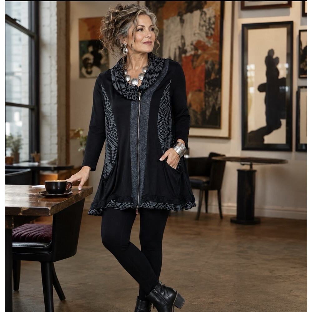 The Pyramid Collection Women’s XL Black Artsy Zip Jacket Tunic Cowl Neck Boho